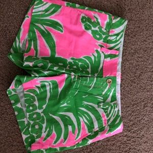 Never worn Lilly shorts!!